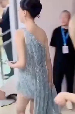孙怡气质蜕变引关注，模特般身材比例惊艳，离婚后状态更自信