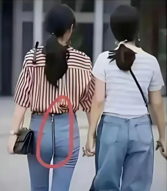 传统的裤子都是在前面开拉链，这种裤子却在后面，它的设计思路是什么？