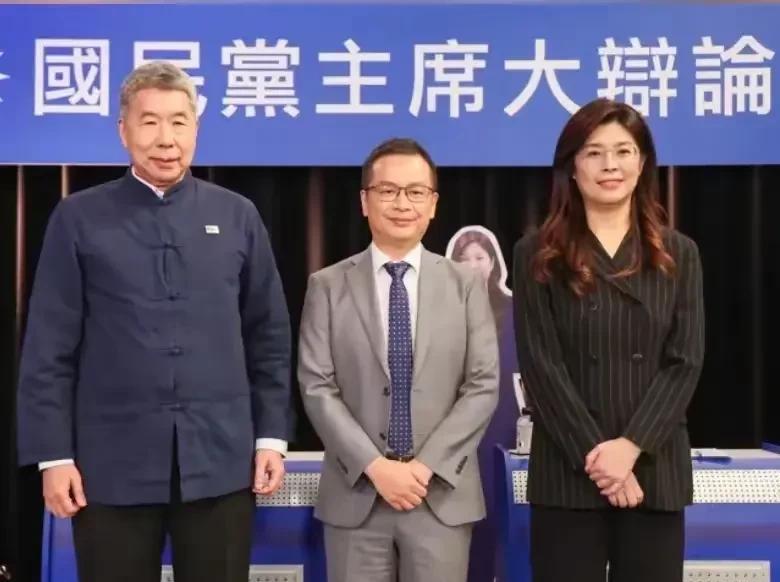 最近我决定建立一门“弯弯人名学”。
你看，张亚中，张开双臂，拥抱中国，亚洲的中国