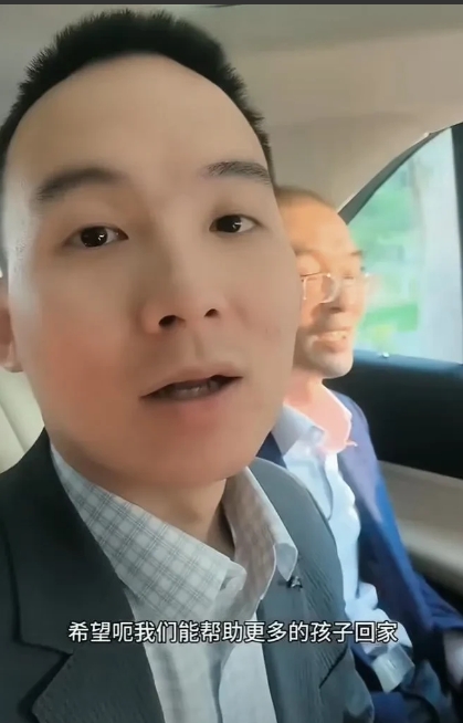 谢爸可真是豁达，那些乱七八糟的谣言他全然不理，满心都放在儿子身上，还总能发现新奇