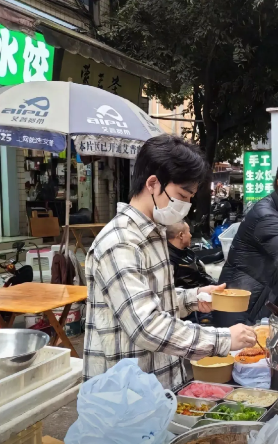 复旦大学的退学研究生，首次正面回应了澄清，3个背后的真相，让人意外:

1. 他