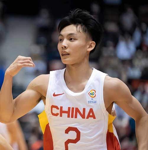 新赛季赢球秘诀：摁住老寒腿！
新赛季只要摁住队内的老寒腿：张14、张25、杜18