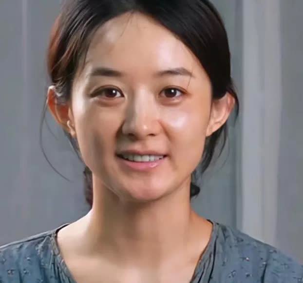 有些女孩子天生就是没有享福的命。

你就说女演员赵丽颖吧。

她是198