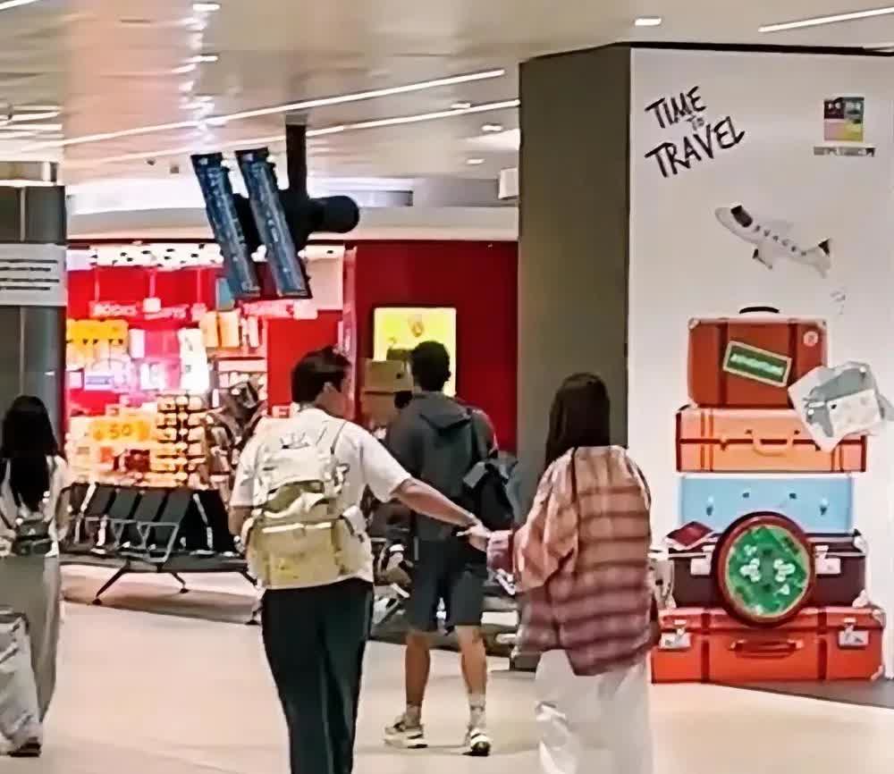 不用怀疑，王思聪对懒懒绝对是真爱！！！

直到今天，王思聪和懒懒已经交往一年