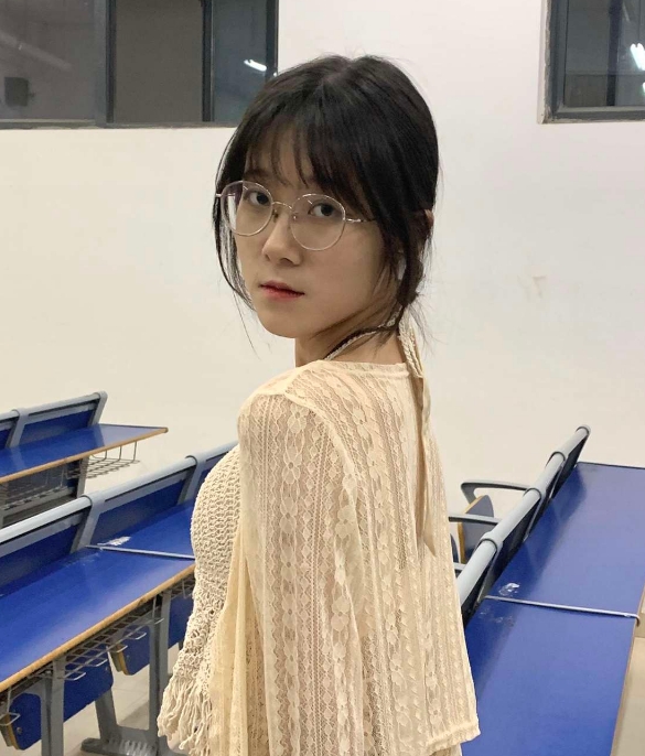 大一的表妹人妻感这么重吗？
