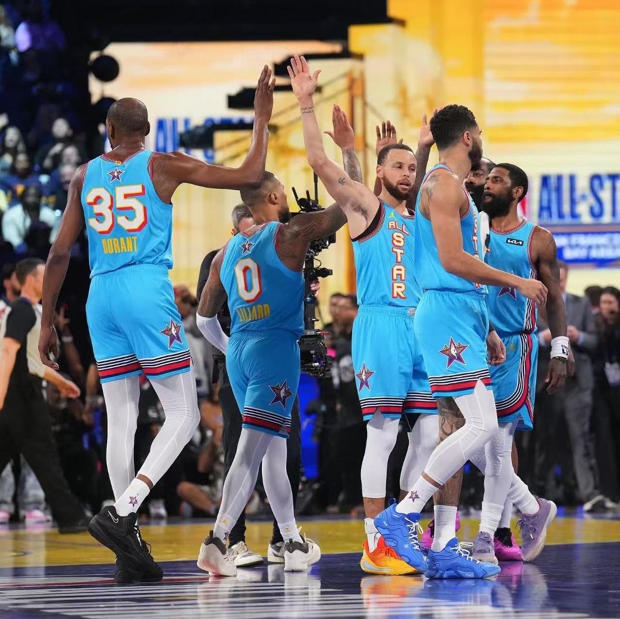 杜兰特回复网友的评论：那我就是在建设性地批评你的批评。
此次NBA全明星改版，有