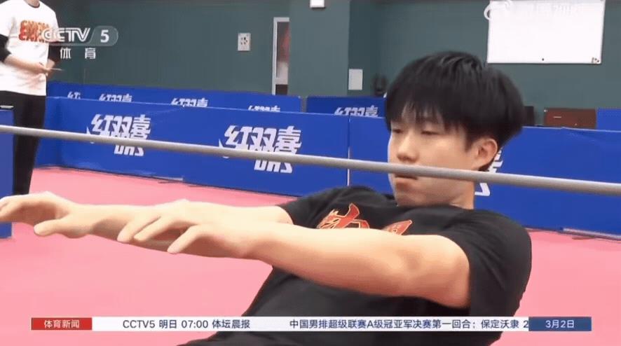 好消息，王楚钦上央视了！
坏消息，洋相出到央视了！
王楚钦:最容易的项目,没有吧