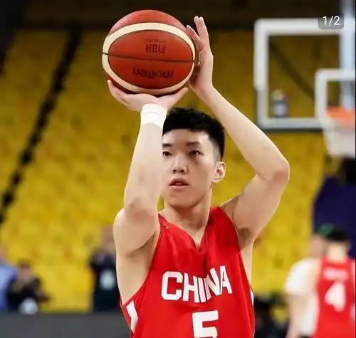 中国男篮昨晚在世界杯预选赛亚洲区比赛中主场76比80不敌老对手韩国队。
比赛从一