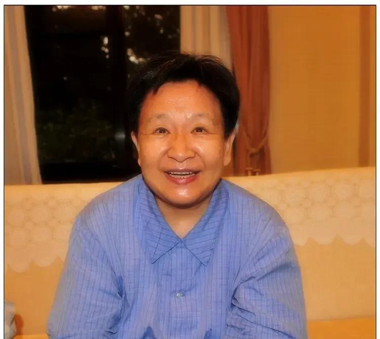 毛泽东的女儿李纳说，我觉得父亲对我的鼓励是最大的，最重要的鞭策。他一贯严格要求我
