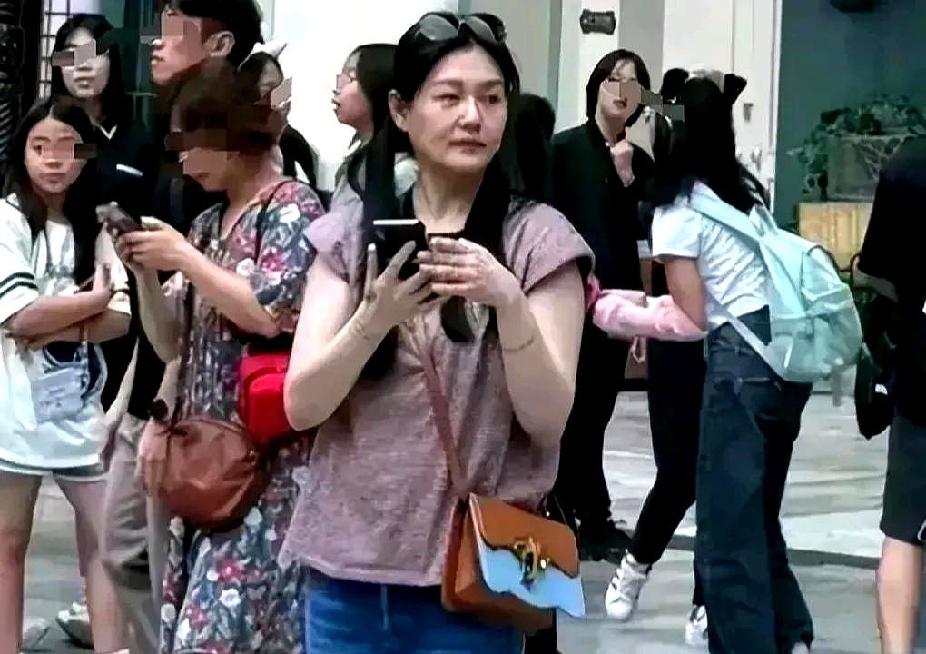 大S产后被汪家宠成公主











天呐！不敢相信，大S生完孩子竟然像