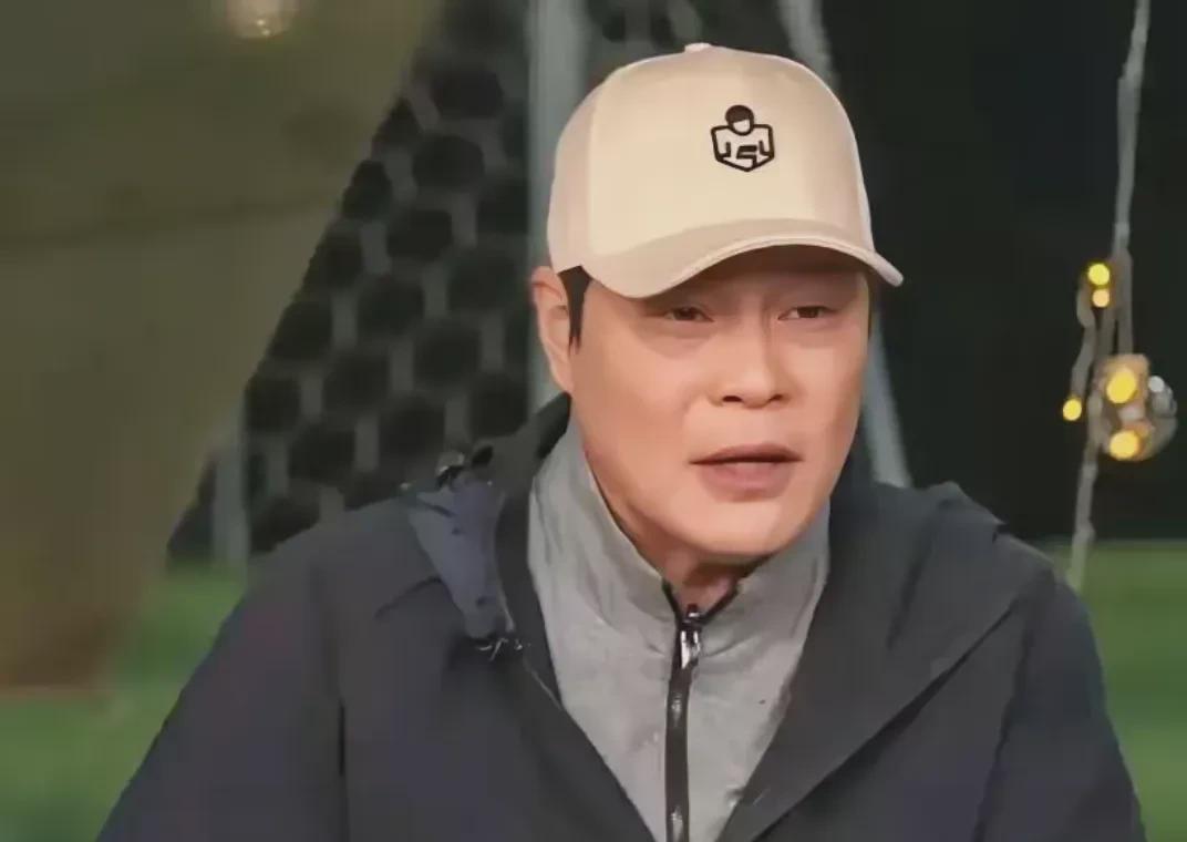 亚洲区预选赛，国足在杭州主场以0比2不敌澳大利亚，名宿范志毅赛后点评如下：

