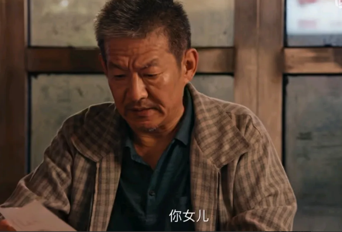 《利剑·玫瑰》第21集预告，为阻止章阿姨继续找然然，有人开着货车撞向了她！

瘸
