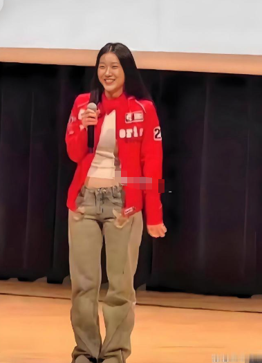 陈奕迅的女儿出道了。 ​​​