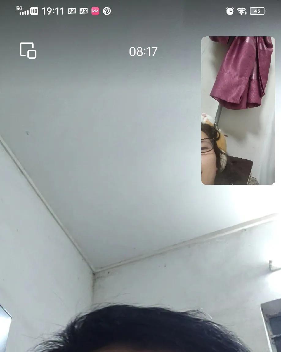 异地十年，视频里老公突然说想我了，我这暑假去他那待了一个月，才陪孩子回来上学十天