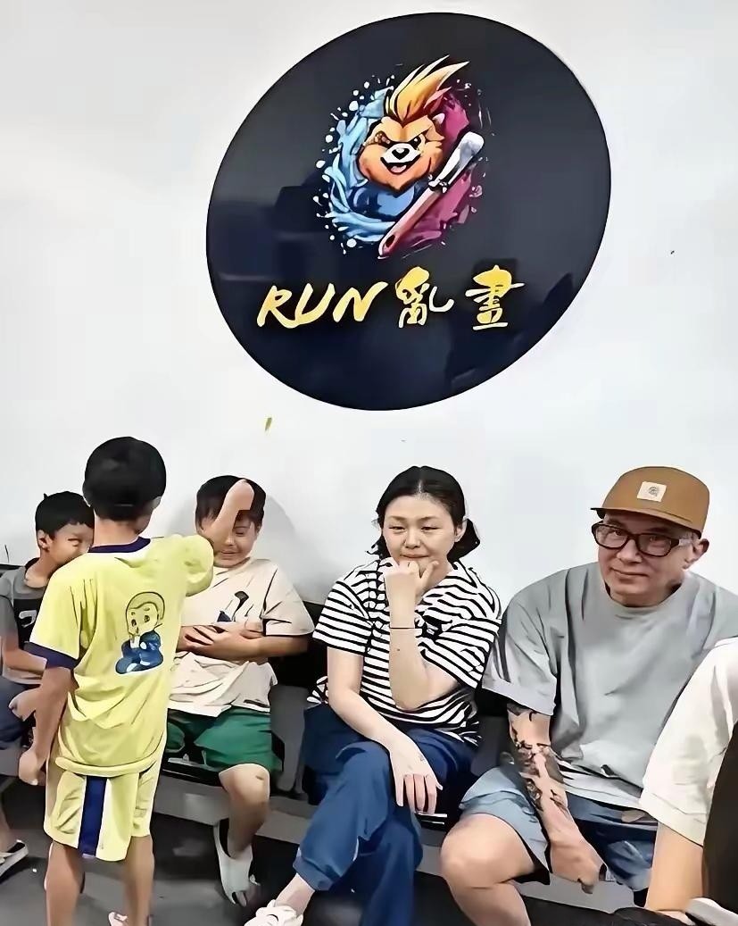 大S素颜照曝光！50岁真实状态引热议，网友：终于有人不装少女了 最近大S一组未修