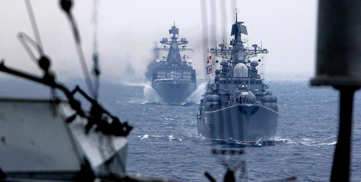 中国双航母刚返航，俄40艘舰艇出兵太平洋，中俄接力敲打美日
日本海上自卫队原定于