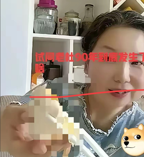 朱小华这颗“新乡白大褂”的雷一炸，
老杜的瓜田彻底炸了锅！
​这阵仗哪是寻常探亲