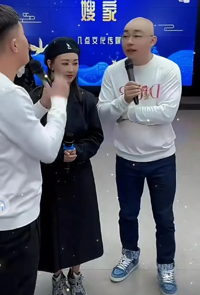 张二嫂程野现实中关系铁











我的天哪！娱乐圈真真假假分不清，有
