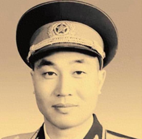 欧阳文：王六生不会写自己名字，我教他写！后来对方任大军区政委
“1935年腊月二