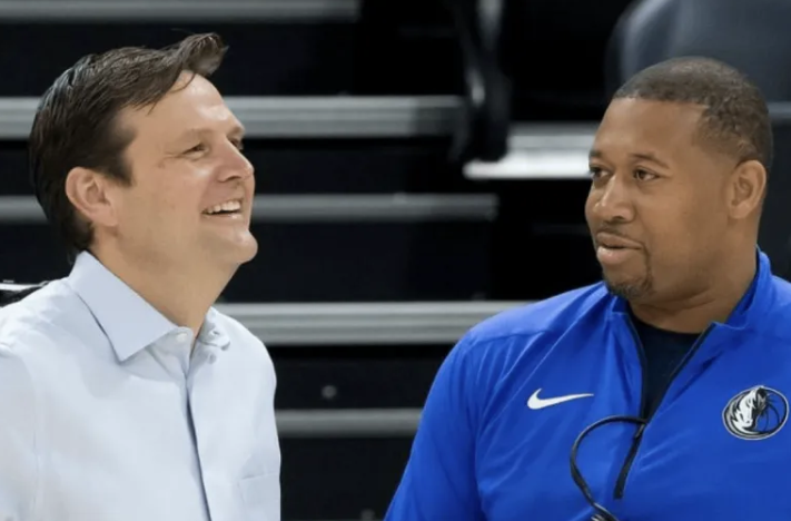 独行侠老板杜蒙将在今日球队会议上解雇哈里森。
随后，据美记补充，独行侠内部一些有