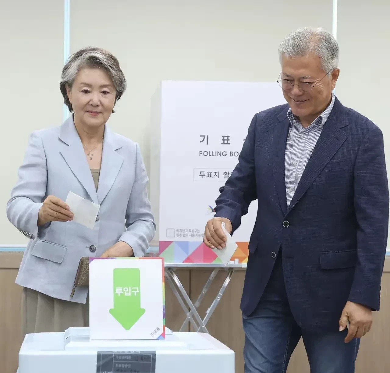 文在寅和李在明关系不一般











---











万