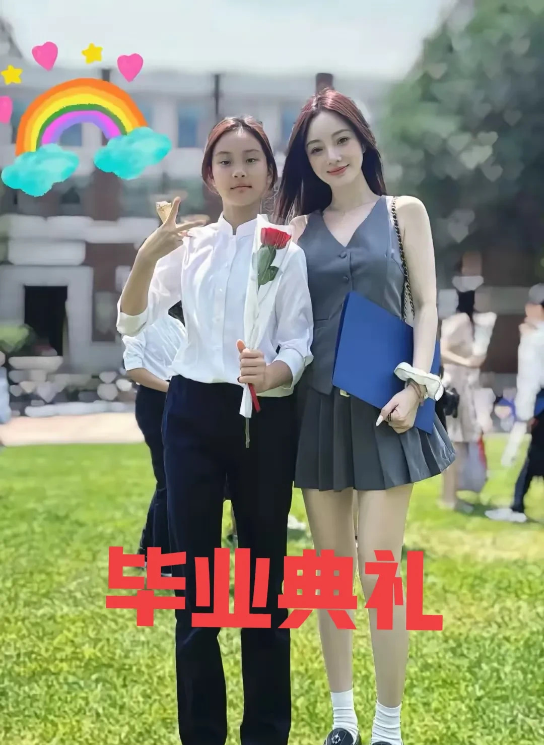 李小璐穿着引争议 甜馨或被孤立











甜馨竟然被孤立了？天啊，这