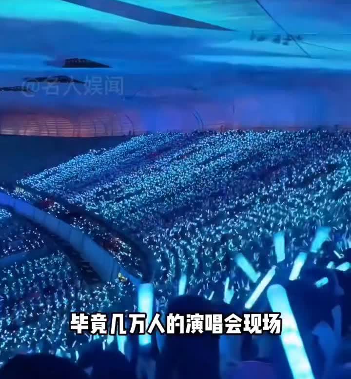 明明每个座位都准备了荧光棒，为何凤凰传奇演唱会不让带走？起初之时还以为是抠门，毕
