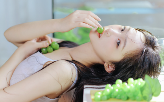 闺蜜把我当成人形提款机，重生归来我大杀四方