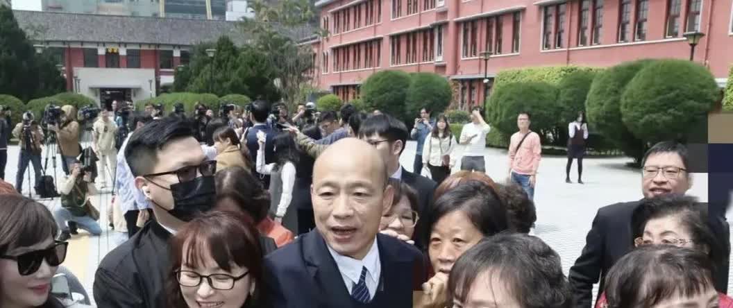 韩国瑜成了这次国民党反罢免的大救星，据岛内媒体传来消息，“立院”马上要休假了，可