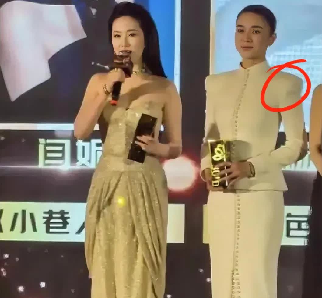 对不起，刘亦菲
虽然你很美，虽然你很努力
但这一次，我选宋佳

不是因为