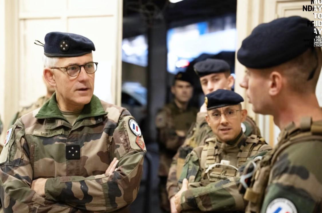 风向彻底变了！
德国少将克里斯蒂安·弗洛伊丁在公开场合发表了争议性的言论。他直言