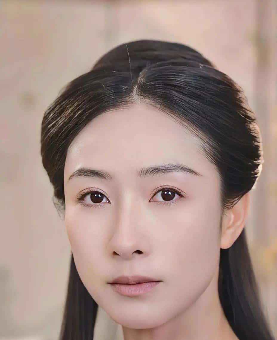 “安陵容”离婚了。
当初看电视的时候，看到她陷害甄嬛、眉庄，真是恨得咬牙切齿。