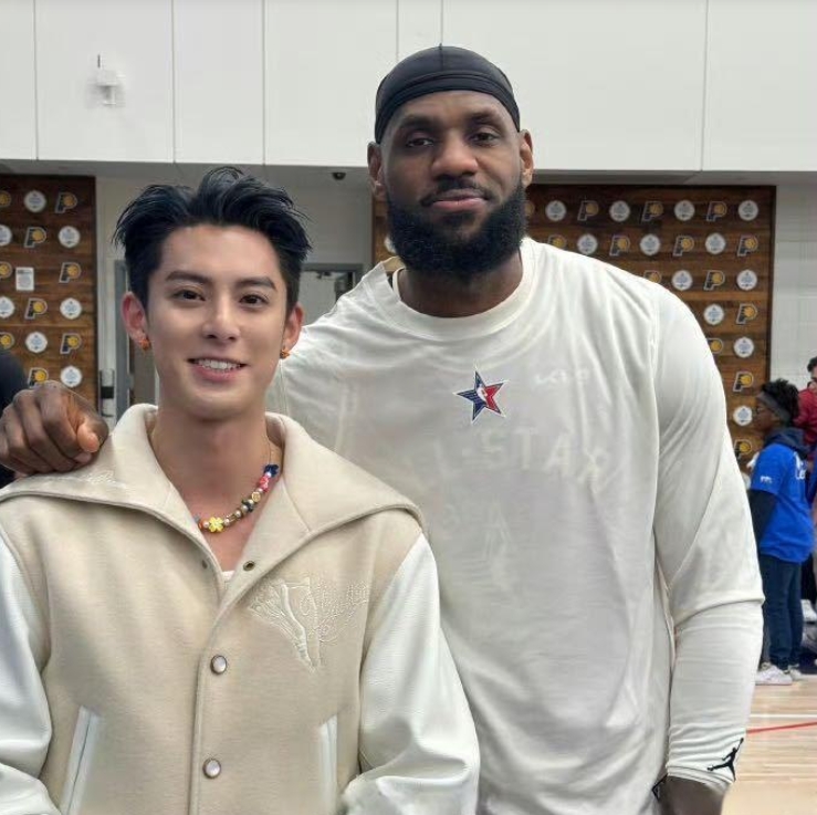 追星追出别样精彩，王鹤棣站姐Tiamo丨王鹤棣Dylan 爱屋及乌为詹姆斯修图，