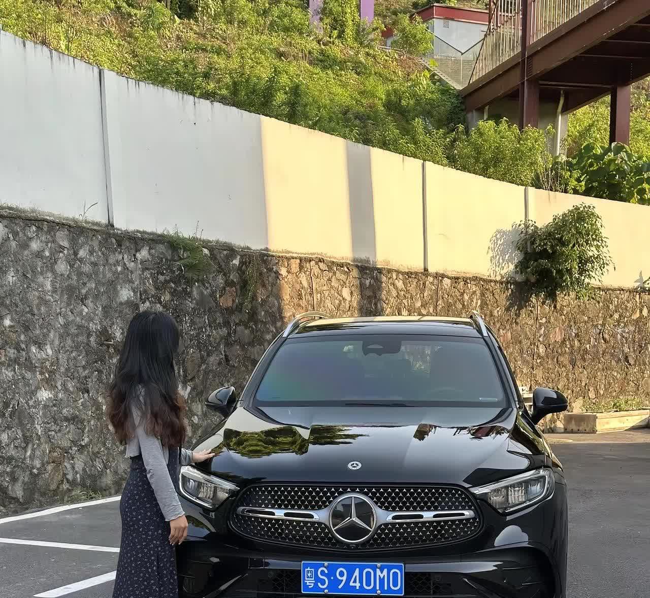 落地43万买了台奔驰glc300，很多人喷还不如买宝马x3，奥迪Q5，我想说这俩