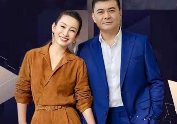 2011年，王新军让秦海璐做他女朋友，秦海璐说：“你有老婆孩子，难道想婚内出 轨