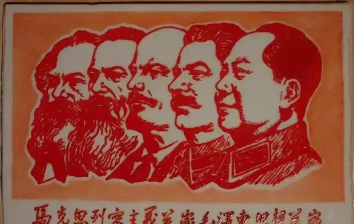 赫鲁晓夫的秘密报告全面否定斯大林，动了苏联的根本。现在俄罗斯怀念斯大林的人越来越