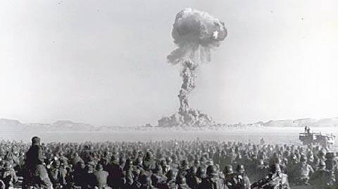 1964年，罗布泊。中国第一颗原子弹爆炸前夕，为了防止敌人窃取情报。指挥部派出战