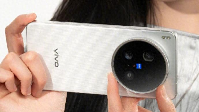 vivo X200 Ultra登场，双芯算力领航，开启影像创作新纪元