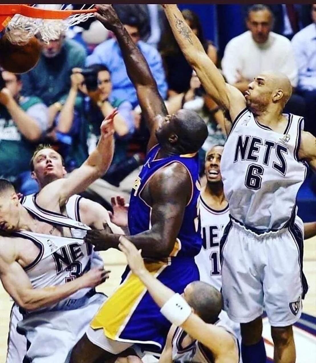奥尼尔杀伤力真大啊
前NBA球员布兰登-海伍德近日在一档节目中谈到谈防守奥尼尔，