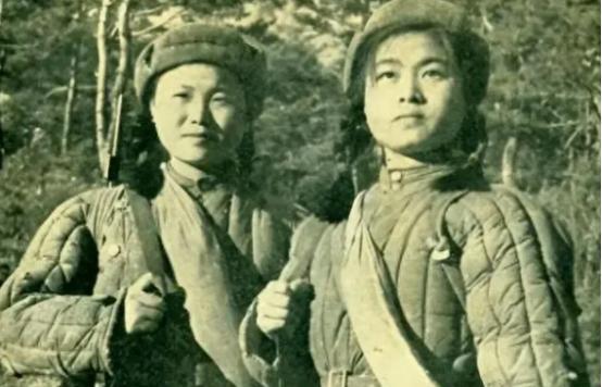 1933年 ，许世友听说部队有一位出身武当的女侠 ，便想要切磋一番，于是他迈着自