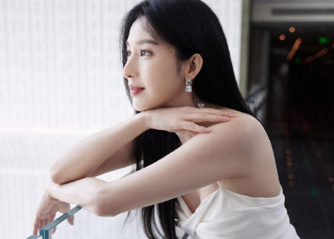 张俪的白裙飘飘，这感觉也是没谁了，超可以的！