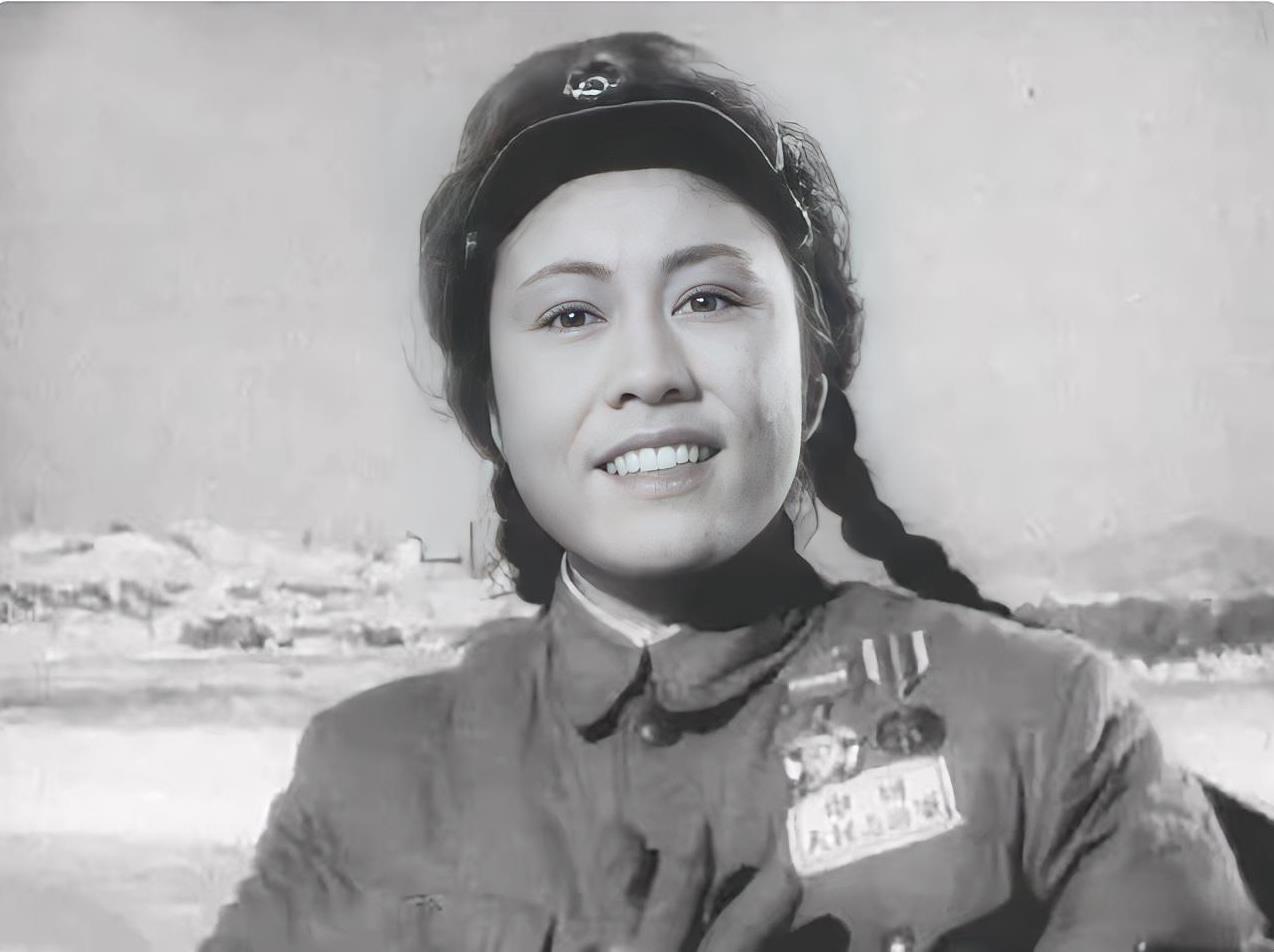 抗美援朝中，16岁的女护士，双眼被美军炮弹炸瞎，当场昏死。醒来后，她听到美军叽里