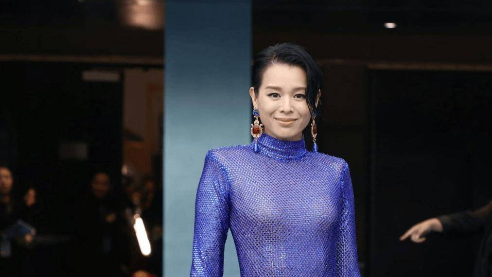 TVB前花旦自爆老公与两位女士搂抱真相！
