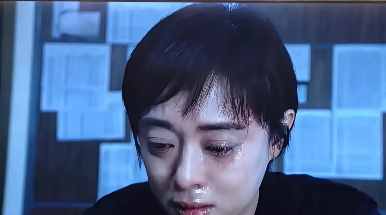 要我是孙俪，感觉天都塌了！
现在看她的新闻真让人迷惑，天天保温杯不离手的人，养