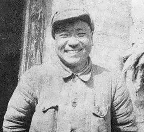 1939年，“5重间谍”袁殊被76号逮捕，李士群亲自审问他，可袁殊却是一点不慌，