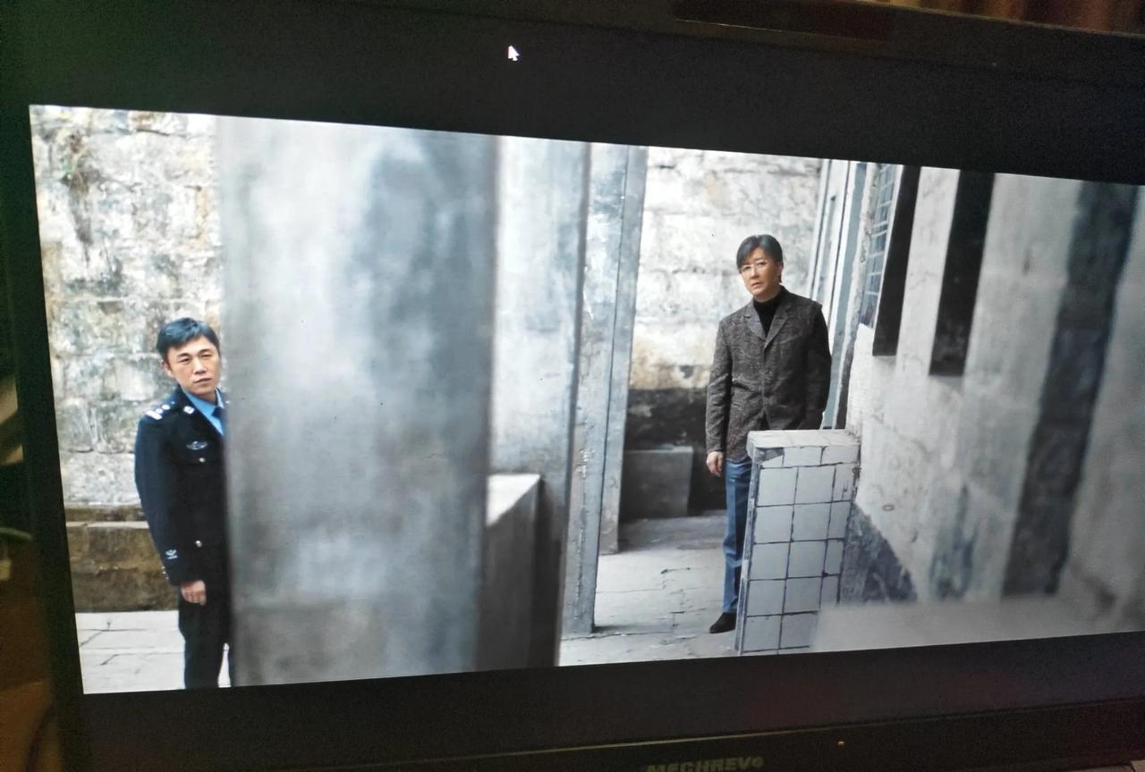 秦昊和韩庚是没看剧本吗？
演这种脑回路新奇的剧，到底怎么想的！
看了前面几集你以