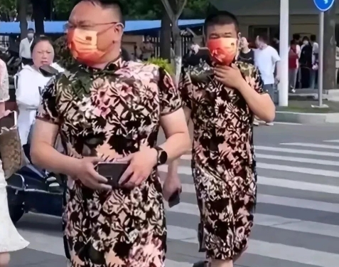 高考结束后的六点感悟！
一，如果孩子不是那块料，别说穿旗袍，你就是穿上龙袍也不管