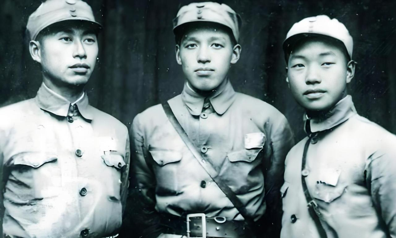 段海洲和李聚奎是129师青年抗日游击纵队的好搭档，他们一个是司令，一个是政委，在