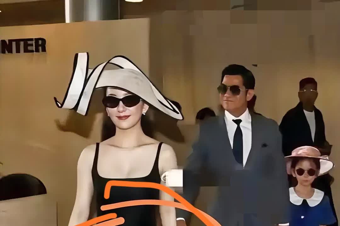郭富城哭了！
方媛终于怀上儿子了！
为了要这个儿子，郭富城家人特意找到了
