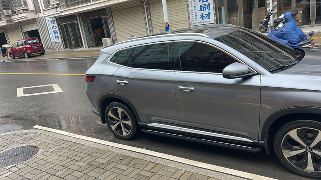 来看看宋空调的问题
110顶配的dmi，最近由于天气热，加上跑高速，发现这车基本